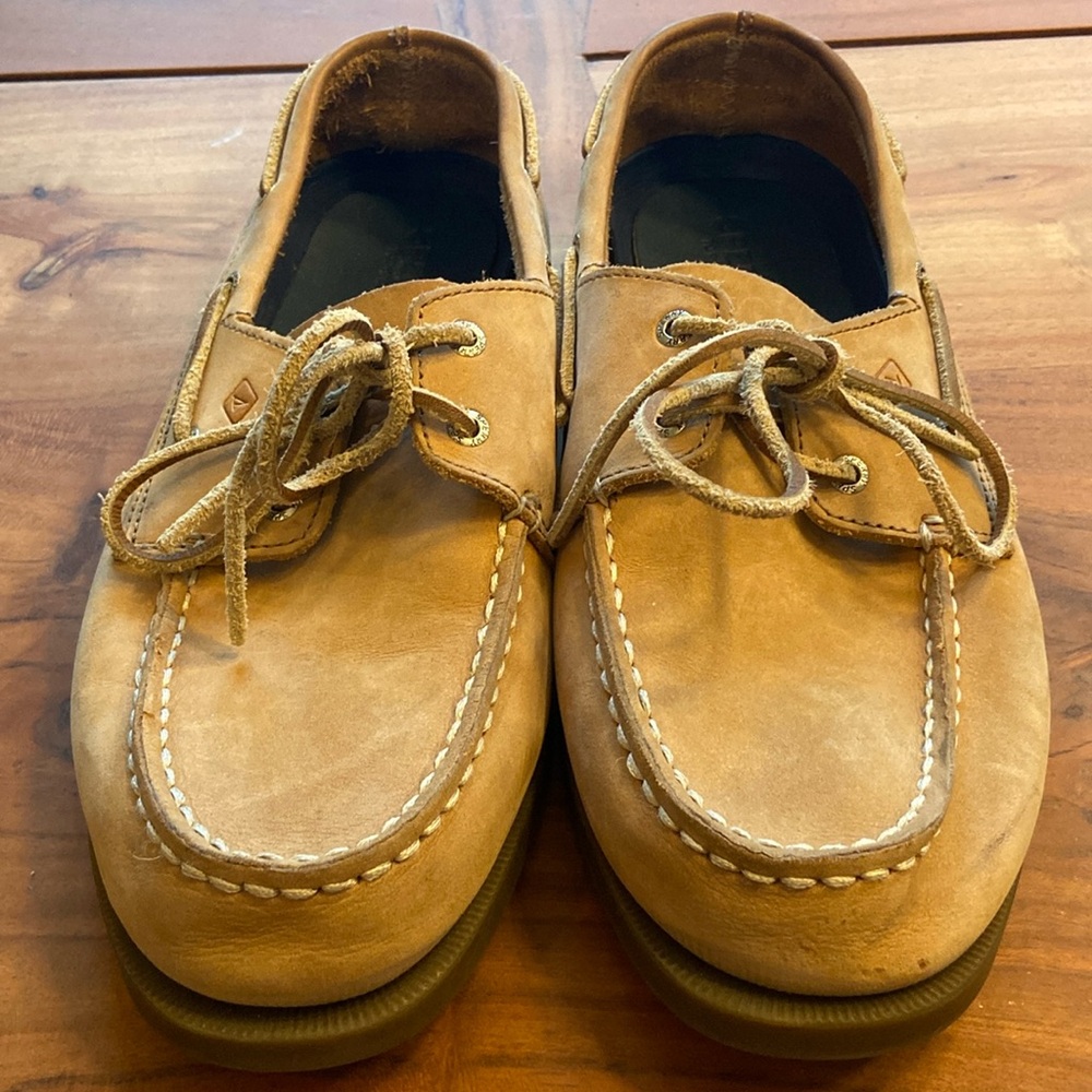 Boys Sperry suede loafer size 5.5